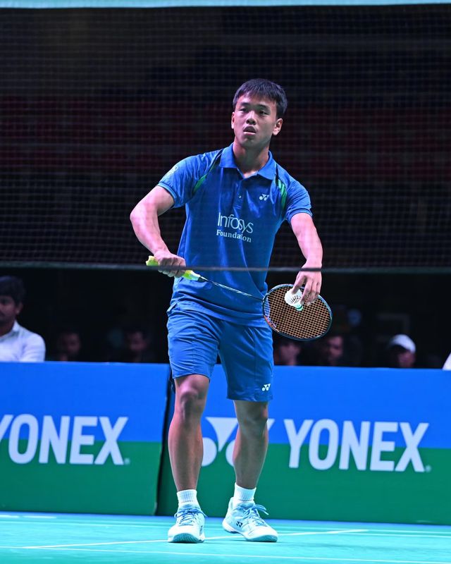 Sonna Ginpaul on a badminton court
